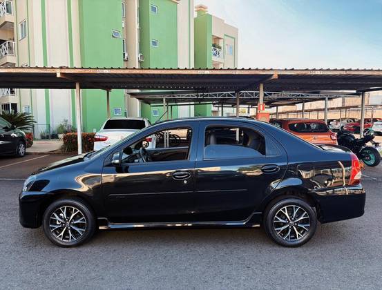 TOYOTA ETIOS 1.5 PLATINUM SEDAN 16V FLEX 4P AUTOMÁTICO TOYOTA ETIOS 1.5 PLATINUM SEDAN 16V FLEX 4P AUTOMÁTICO